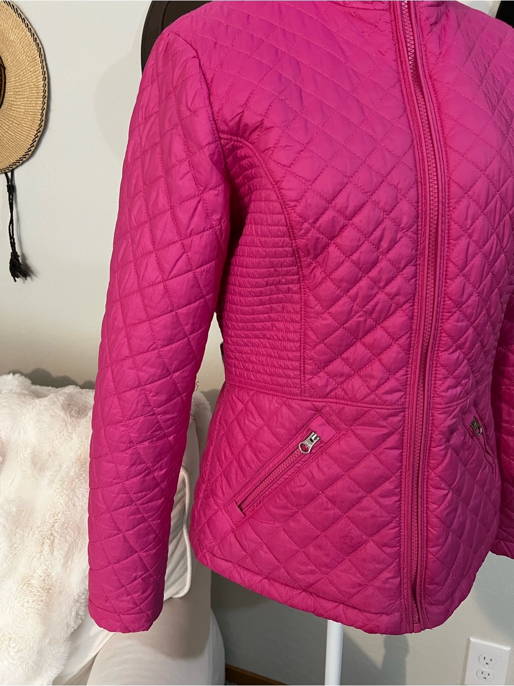 The North Face Women's Quilted Hot Pink Zip Jacket M - Picture 2 of 16